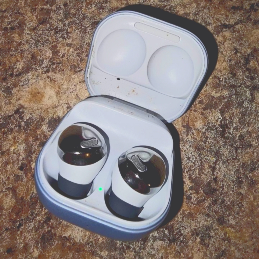 New Samsung  bear 2 headphone